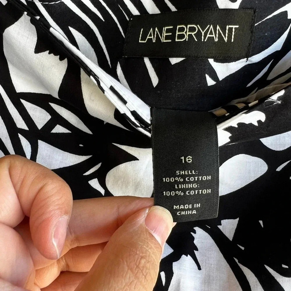 Black & White Floral Wrap Knee Length / Midi Modest Skirt - Lane Bryant Size 16 - Picture 3 of 4